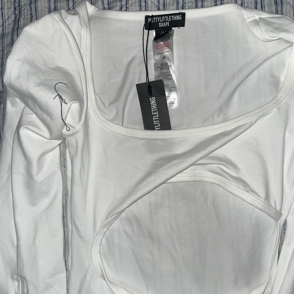 Pretty little thing sculpted square neck cut out mini dress - Picture 2 of 3